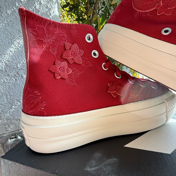 Red Chuck Taylor All Star Lift 3D Florals - Picture 3 of 9